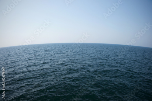 Ocean and curved horizon