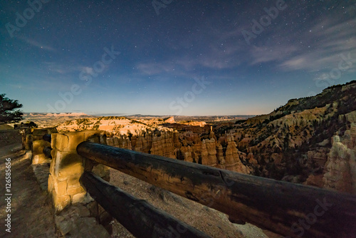 Obraz na plátně Moonlit Fairyland Point Bryce Canyon National Park Utah under the stars