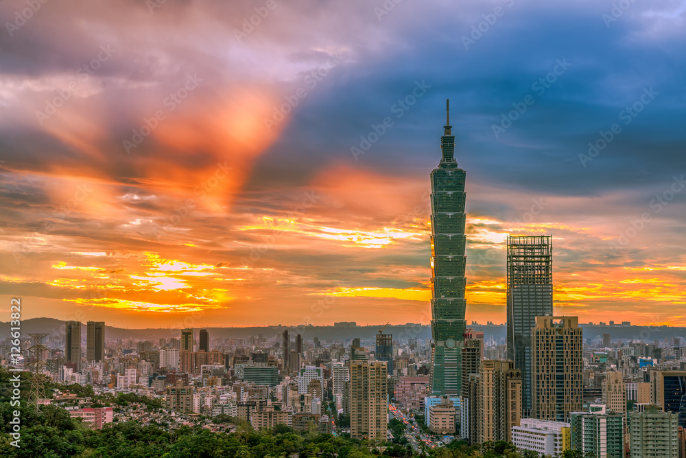 Sunset of twilight with Taipei 101 in city of Taipei