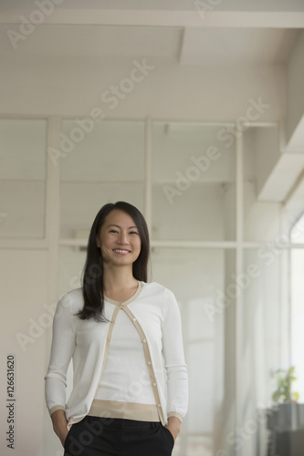Singapore, Portrait of business woman in office