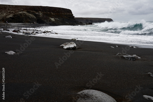 Ajuy, schwarzer Strand photo