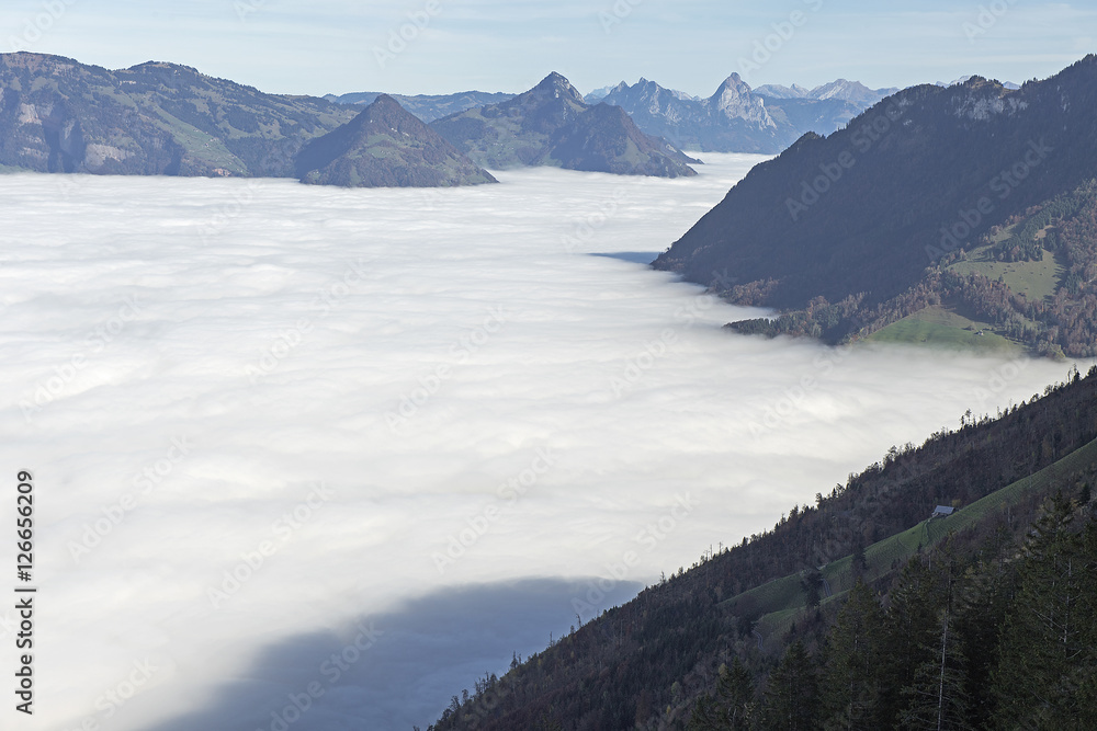 Nebeldecke über der Innerschweiz, aus Sicht Stanserhorn, Nidwalden, Schweiz