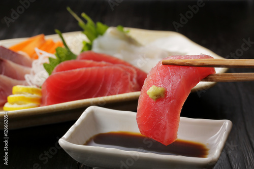 メバチマグロの刺身 Sliced raw bigeye tuna