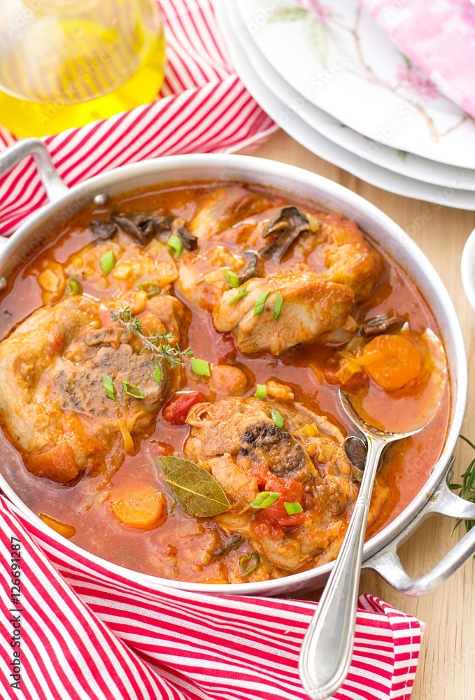 Turkey ossobuco in tomato gravy with mushrooms Turkey ossobuco in tomato gravy with mushrooms