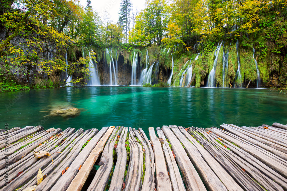 Fototapeta premium Waterfalls of Plitvice National Park