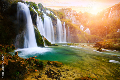 Fototapeta Naklejka Na Ścianę i Meble -  Beautiful waterfall at Plitvice National Park