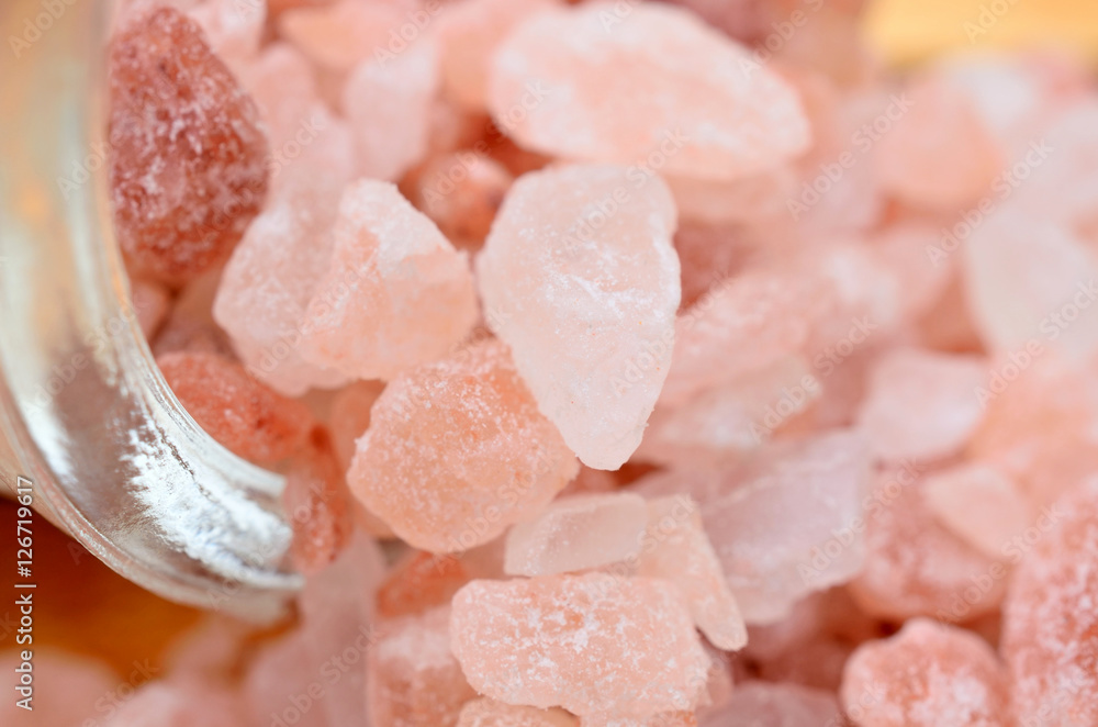 Fototapeta premium pink salt on table