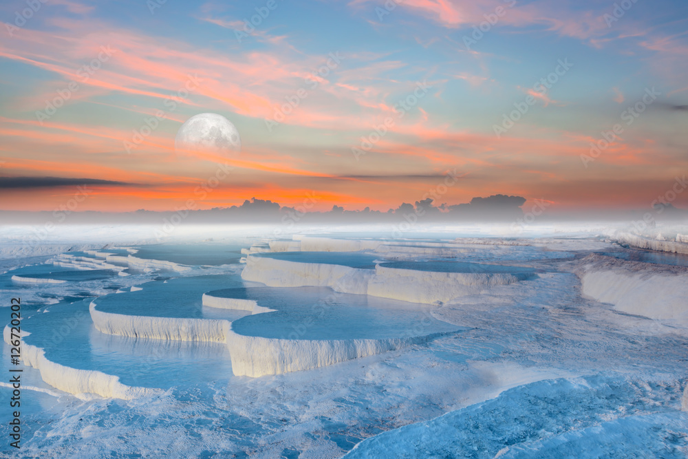 Fototapeta premium turquoise water travertine pools at pamukkale