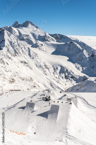 Skiing and Snowboarding in the winterly Stubai Alps