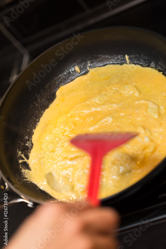 making scrambled eggs