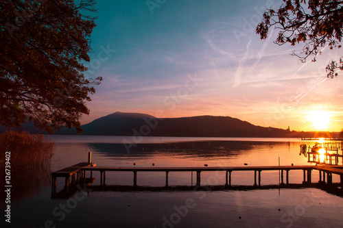 Coucher de soleil sur le lac d'Annecy © L.Bouvier