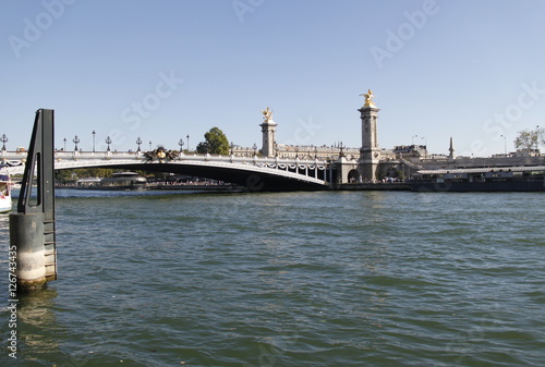 Pont Alexandre III sur la Seine à Paris © Atlantis