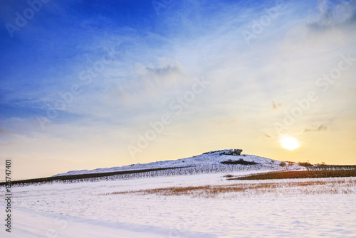 Winterlandschaft mit Schnee und Felsen im Burgenland © Ewald Fröch