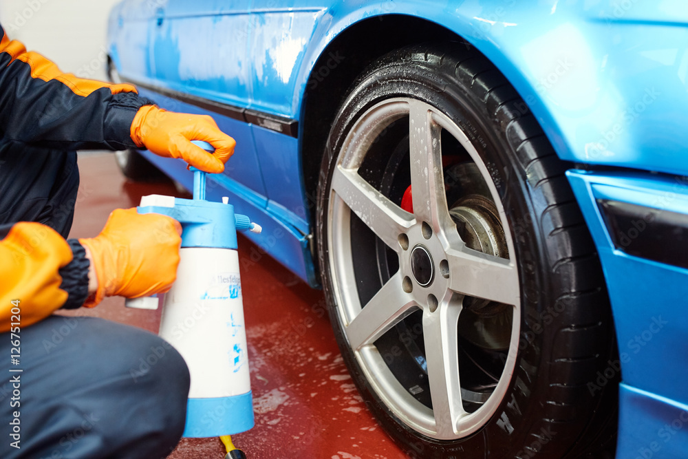 Fototapeta premium Detailed vehicle cleaning to washing