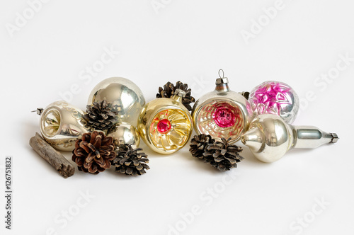 Obraz na płótnie Colorful Vintage Christmas ornaments with cones w salonie