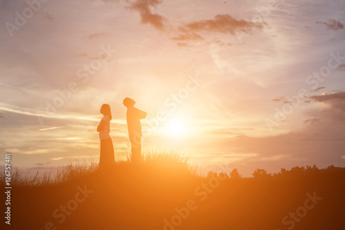 Fototapeta Naklejka Na Ścianę i Meble -  Couple silhouette breaking up a relation