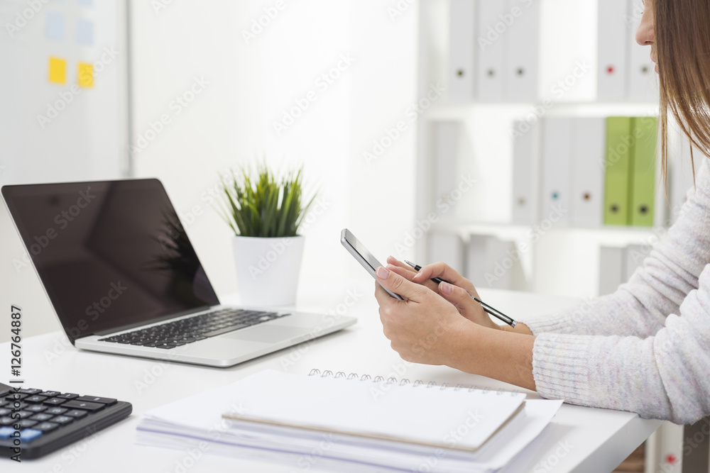 Fototapeta premium Texting office employee