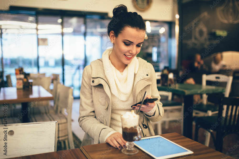 Fototapeta premium Busy woman multitasking on break