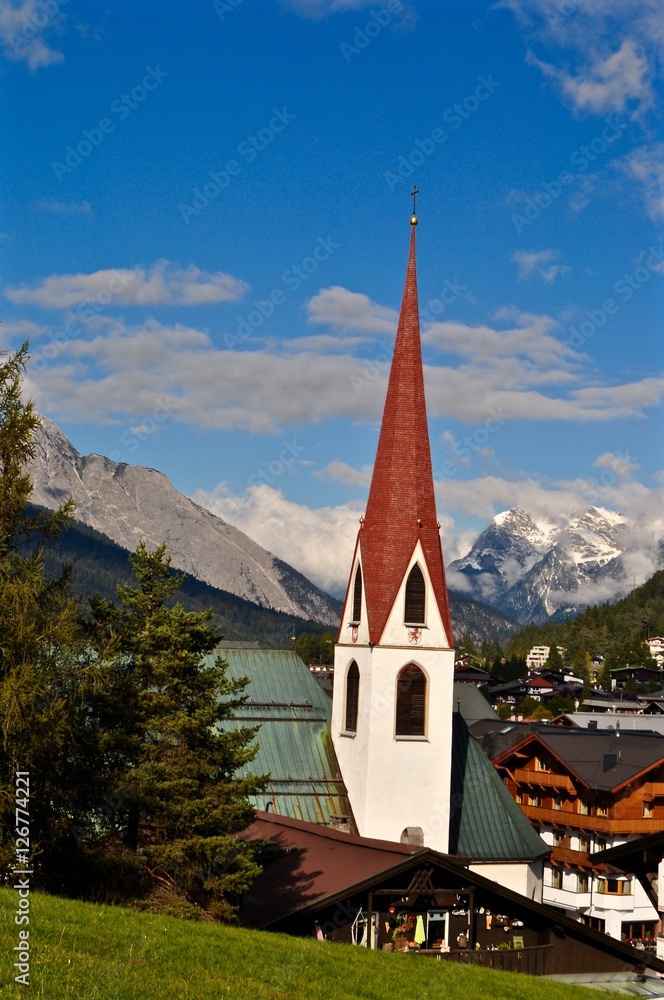 Wallfahrtskirche Sankt Oswald in der Gemeinde Seefeld im Tirol, Österreich