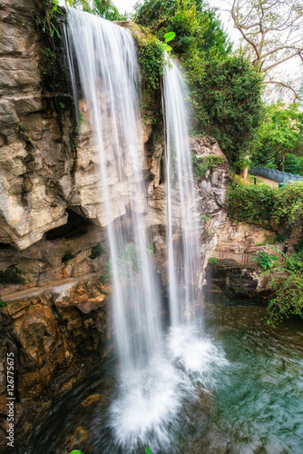 Waterfall in Hong Kong Park © Wilding