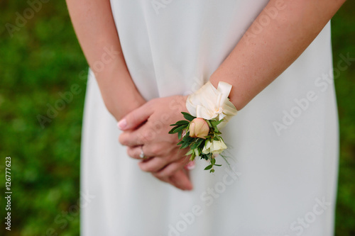 Photo beautiful floral bracelet for the bridesmaid