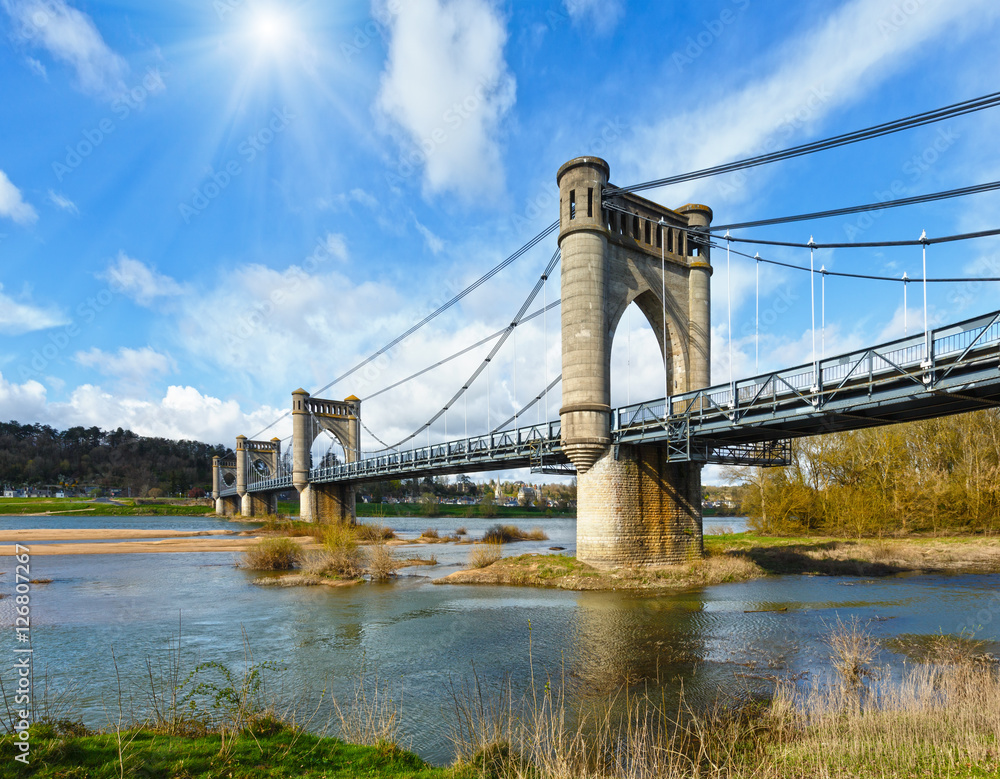 Obraz premium Suspension Bridge in Langeais, France.