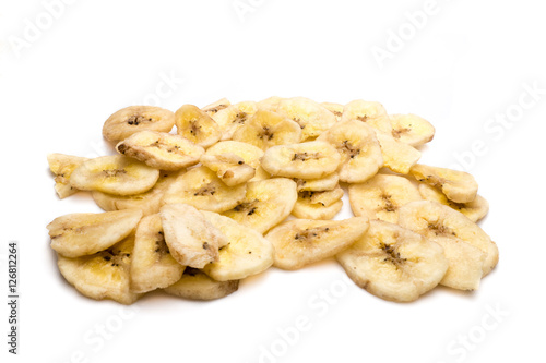 Getrocknete Bananen auf weißen Hintergrund