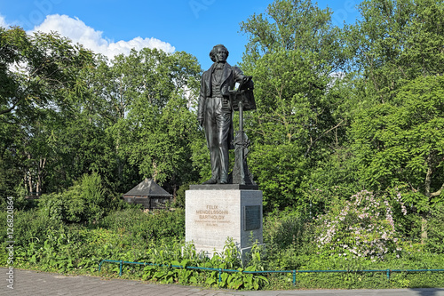 Quadro em tela Felix Mendelssohn Monument in Dusseldorf, Germany