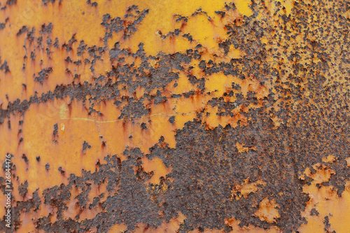 rust between the welding of steel plate