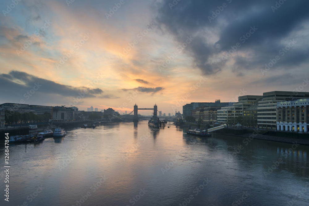 Beautiful Autumn Fall  dawn sunrise over River Thames and Tower