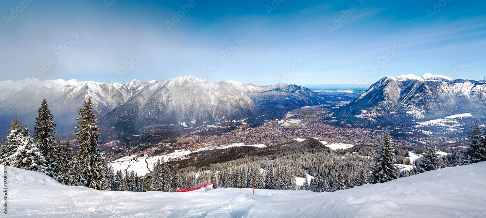 Panoramic views of the Alps and Garmisch-Partenkirchen