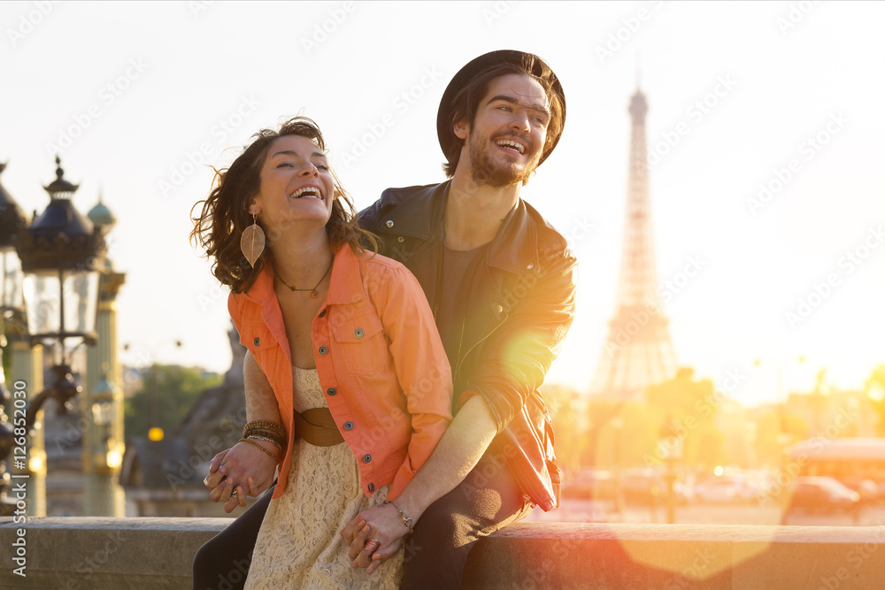 Young couple visiting paris