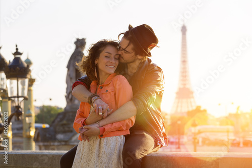 Young couple visiting paris
