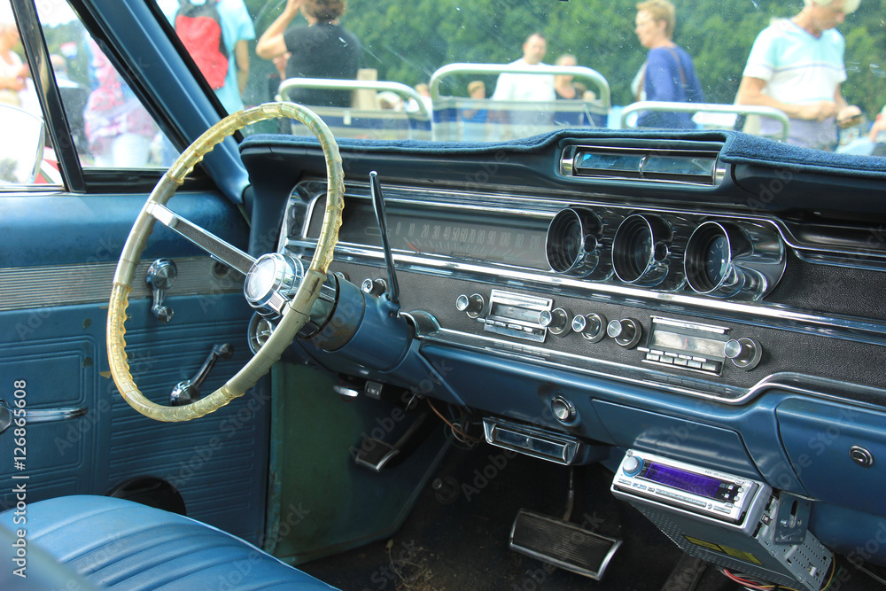 Obraz premium Vintage car dashboard