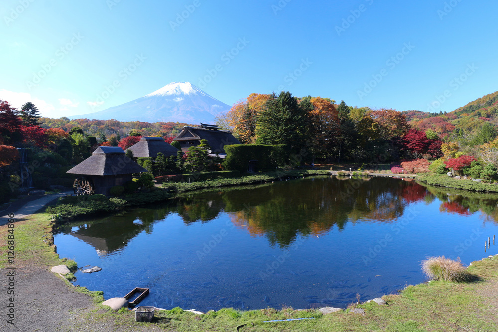 Fototapeta premium Oshino Hakkai i góra Fuji