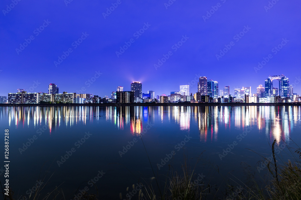 都市の夜景 日本のビル群