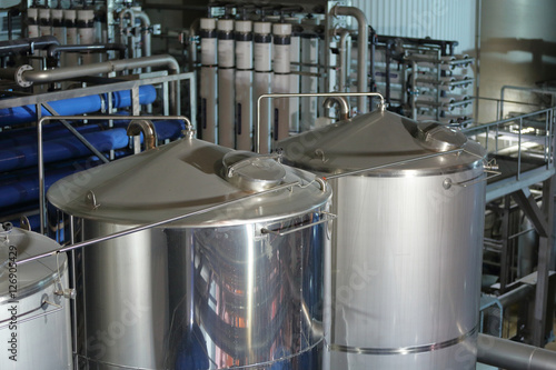Equipment, industrial tools and machinery for the production of beer in factory shops