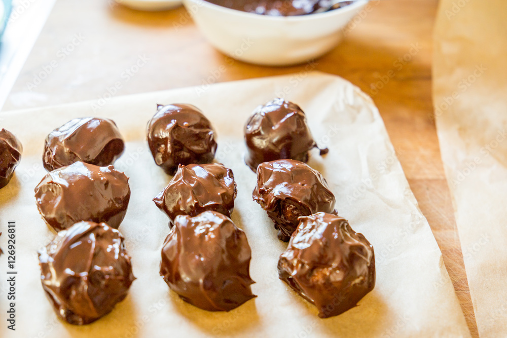 Raw Chocolate Candies with Almonds Raw Chocolate Candies with Almonds