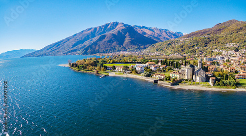 Gravedona - Lago di Como (IT) - Vista aerea della Chiesa di S. Maria del Tiglio sec. XII