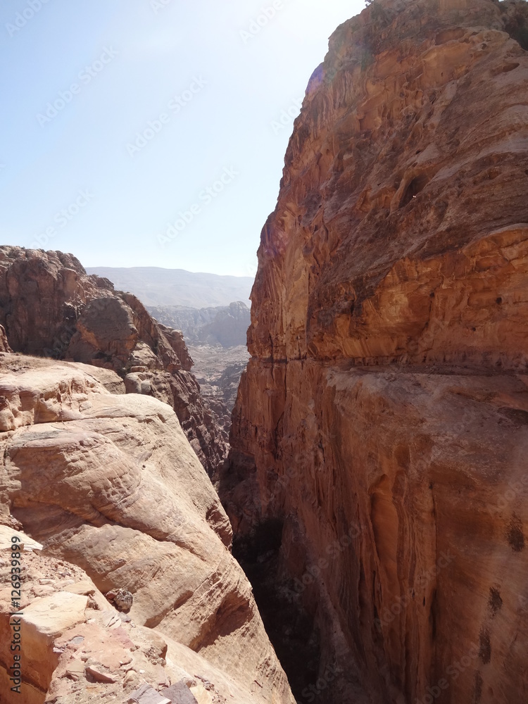 Jordanie : montagne de grès et canyon