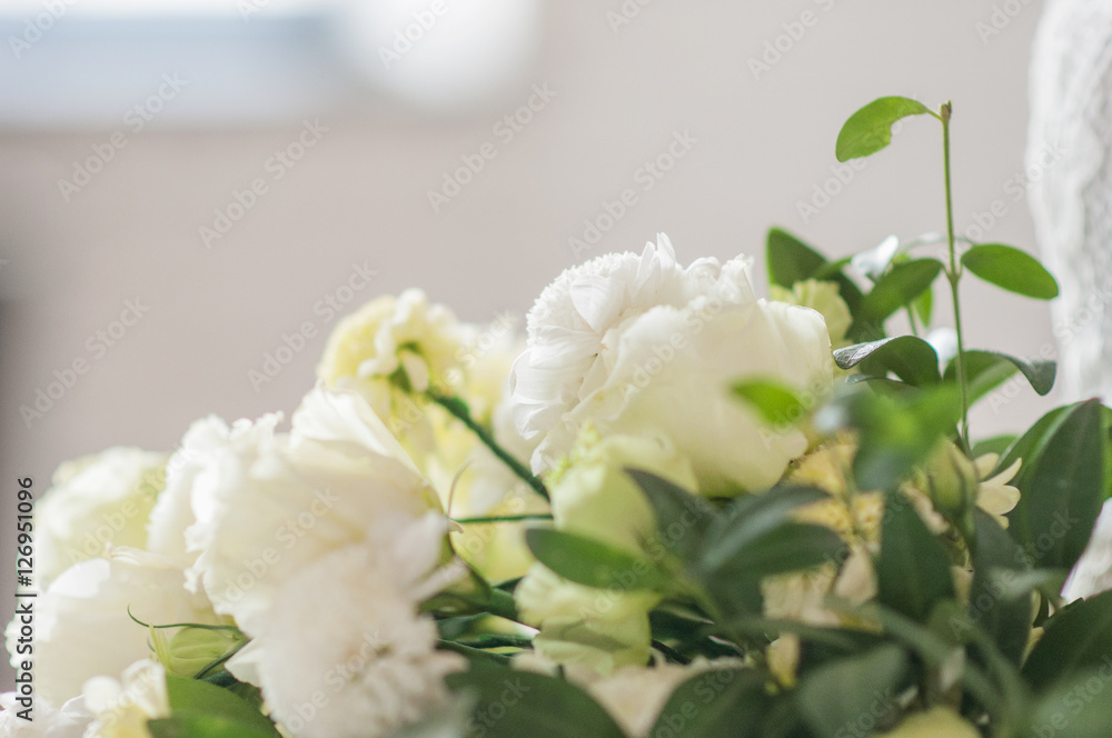 Obraz premium Bukiet ślubny z eustomy, rozczochrany bukiet