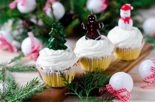 Christmas cupcakes with cream cheese
