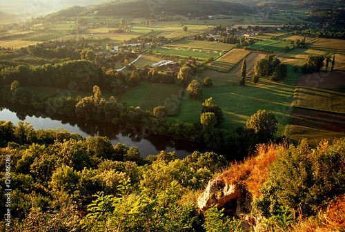 Tapety artystyczne domme dordogne valley france