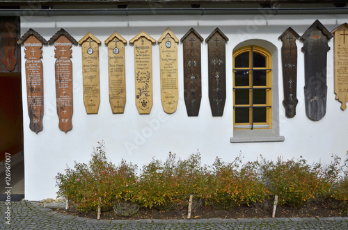 Totenbretter an Dorfkapelle Weissenstein, Bayerischer Wald photo