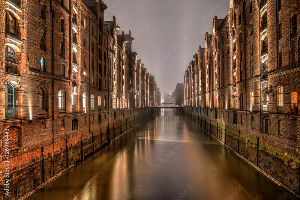 Fototapeta premium Kehrwiederfleet Speicherstadt Hamburg