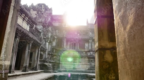 Angkor wat move with sunlight