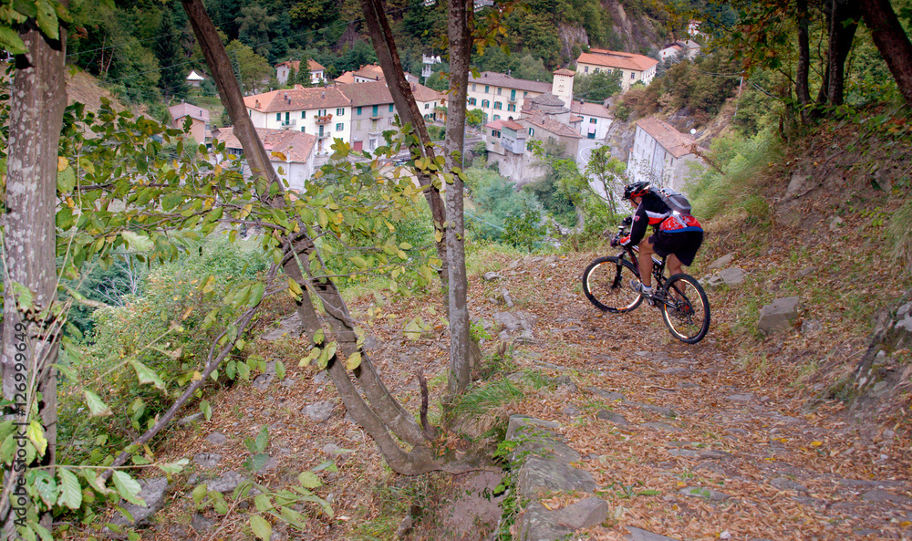 Obraz premium Three Limentre, Pistoia, Tuscany - Riding mountain bike