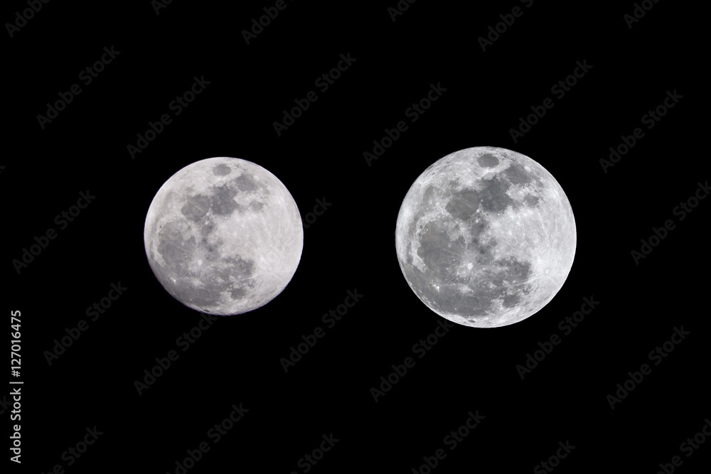 Obraz premium SuperMoon vs. Full Moon Comparison 2016