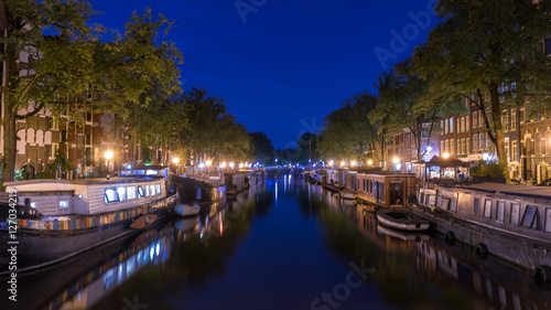Canals of Amsterdam at night © JonikFoto.pl