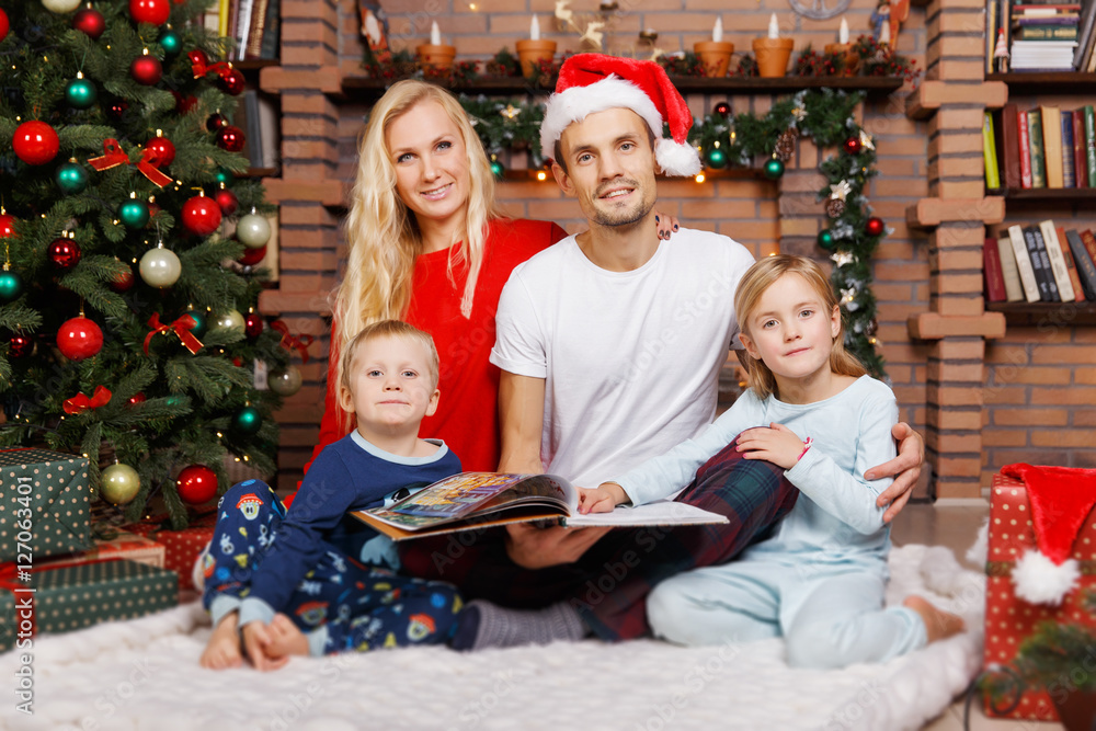 Relatives in New Year's interior